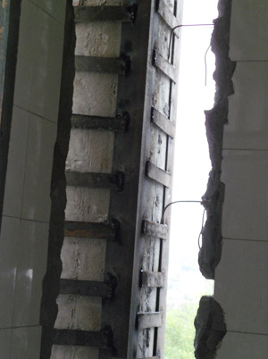 青海海南州di一高ji中学食堂柱子包钢加固工程